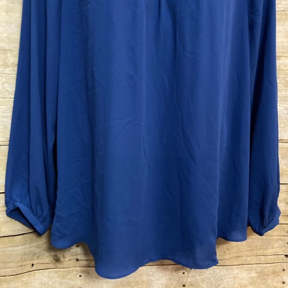 Avenue Size 18 20 Popover Blouse Blue Semi Sheer Keyhole Neck Silver Oval Accent - Picture 7 of 9